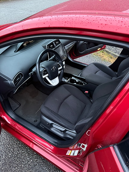 Toyota Prius Plug-in Hybrid 9 of 22