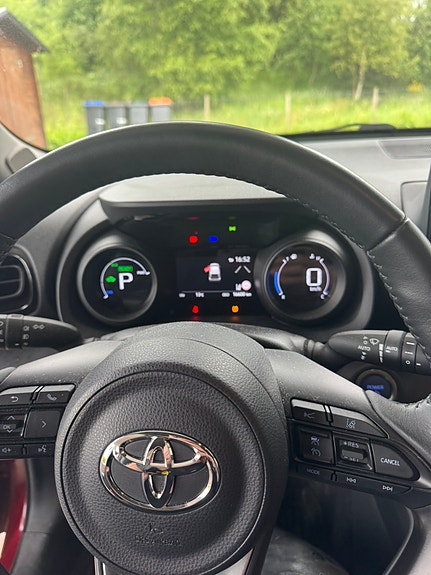 Toyota Yaris 4 of 5