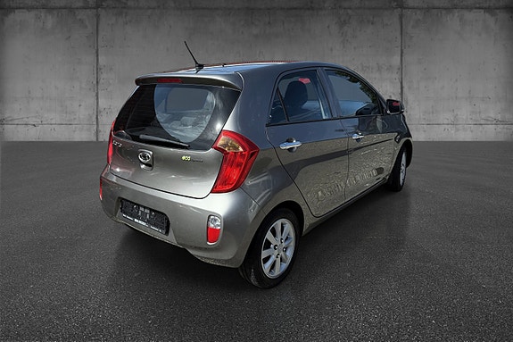Kia Picanto 3 of 5