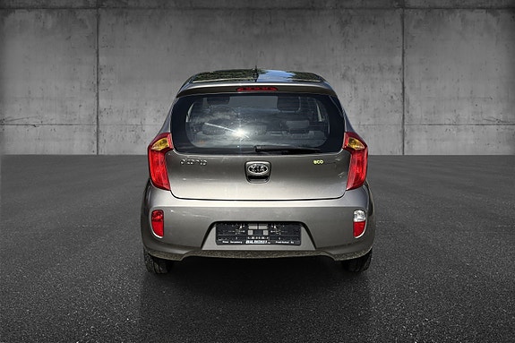 Kia Picanto 4 of 5