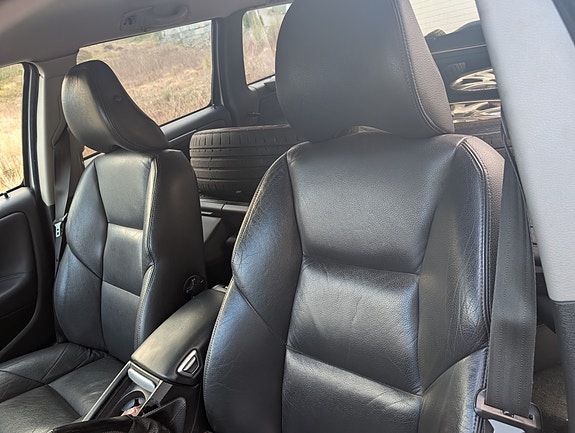 Volvo V70 7 of 12