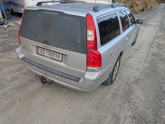 Volvo V70 3 of 12
