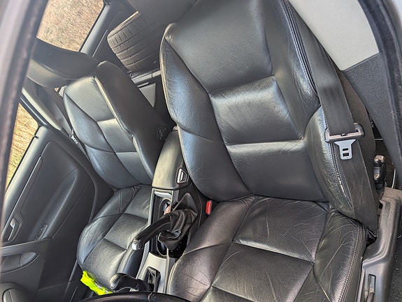 Volvo V70 5 of 12