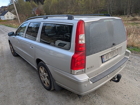Volvo V70 4 of 12