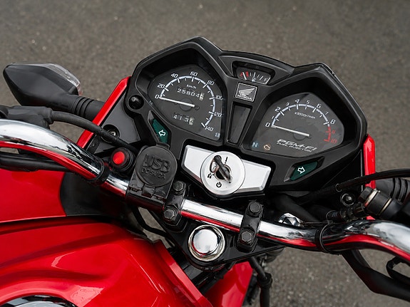 Honda CB 125F 4 of 9