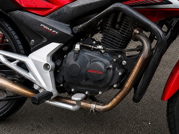 Honda CB 125F 8 of 9