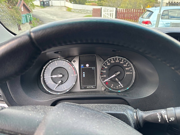 Toyota HiLux 5 of 5