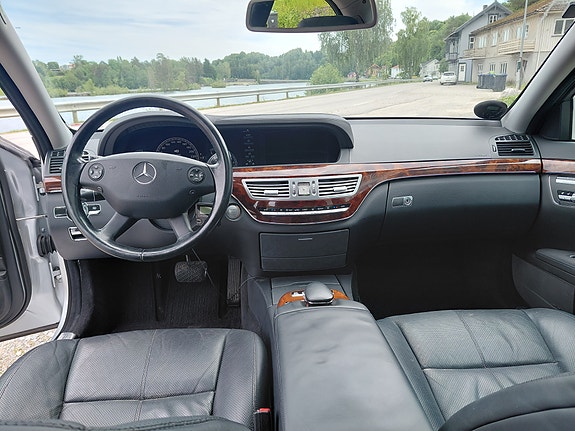 Mercedes-Benz S350 19 of 24