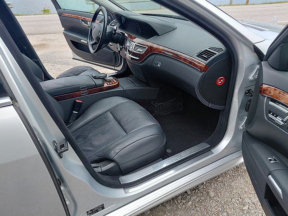 Mercedes-Benz S350 9 of 24