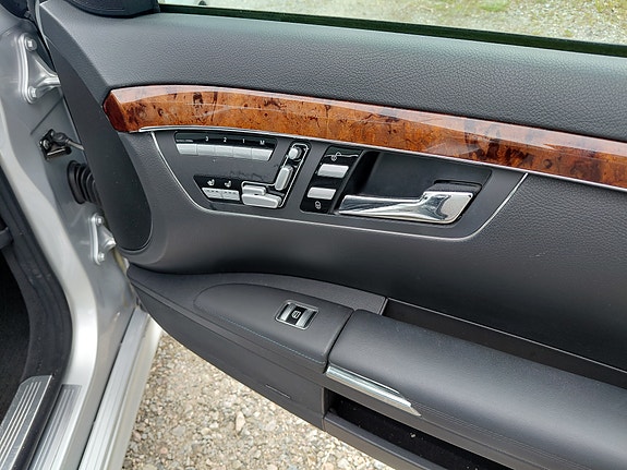Mercedes-Benz S350 10 of 24