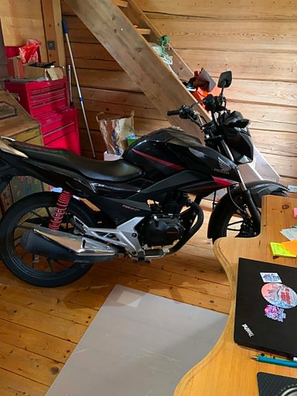 Honda CB 125F 5 of 16