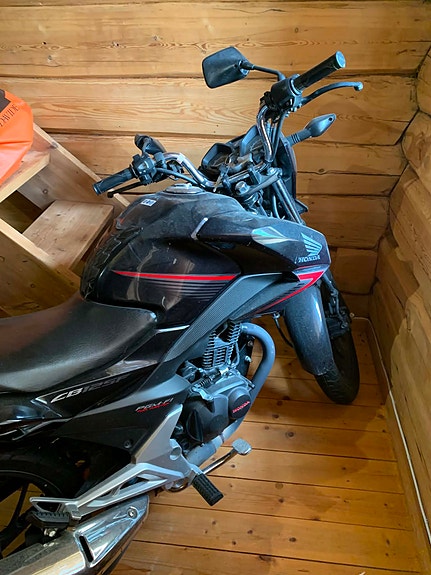 Honda CB 125F 11 of 16