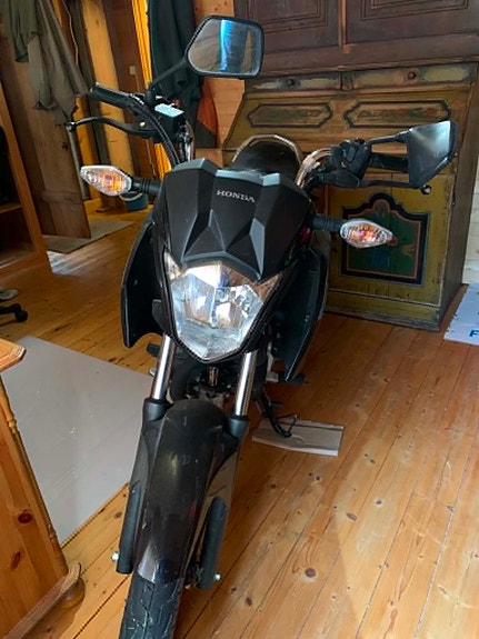 Honda CB 125F 8 of 16