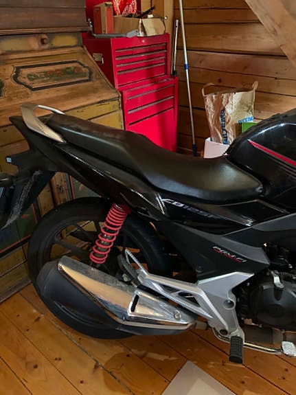 Honda CB 125F 4 of 16
