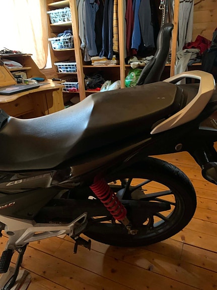 Honda CB 125F 7 of 16