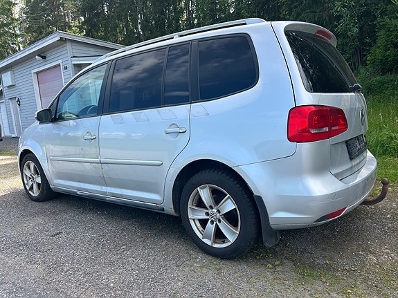 Volkswagen Touran 6 of 24
