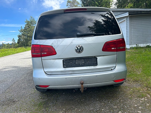 Volkswagen Touran 8 of 24