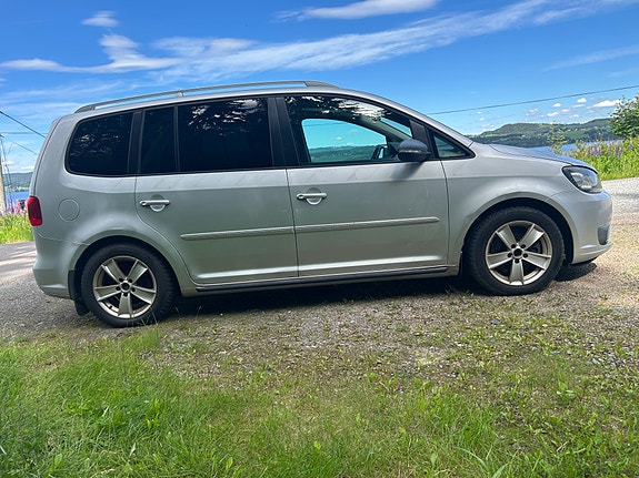 Volkswagen Touran 7 of 24