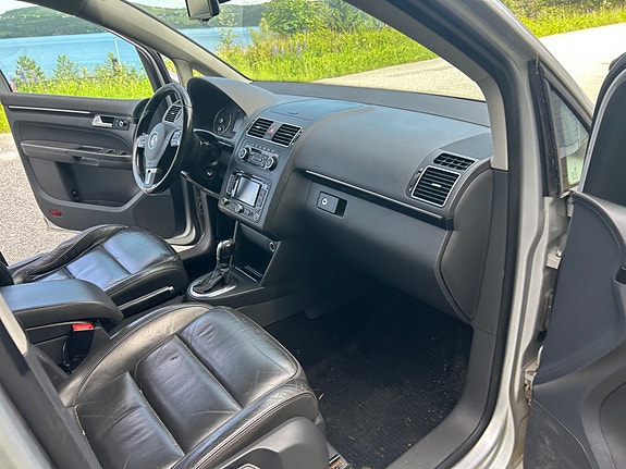 Volkswagen Touran 12 of 24