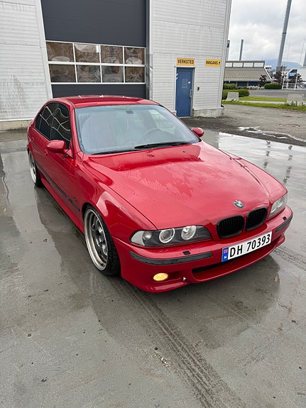 BMW M5 4 of 5