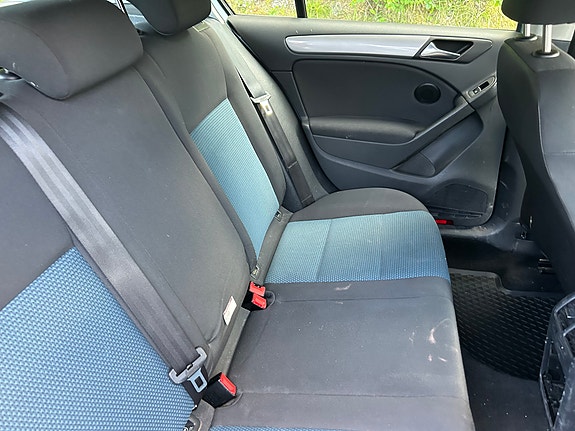 Volkswagen Golf VI 23 of 25
