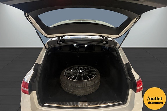 Mercedes-Benz E220 21 of 26