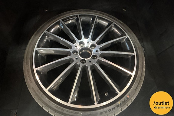 Mercedes-Benz E220 23 of 26