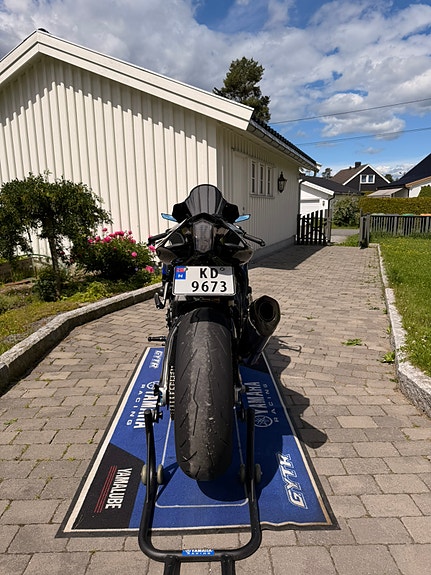 Yamaha YZF-R1 5 of 11