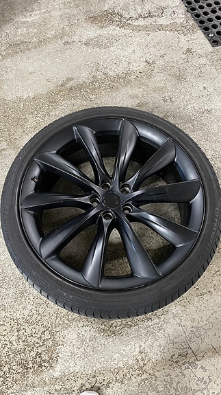 Tesla Model X 7 of 9