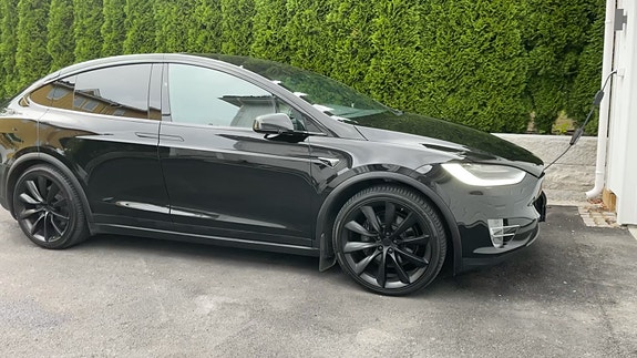 Tesla Model X 6 of 9