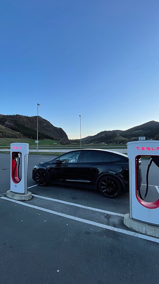 Tesla Model X 8 of 9