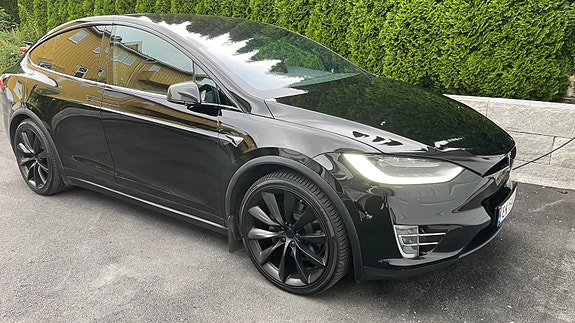 Tesla Model X 2 of 9