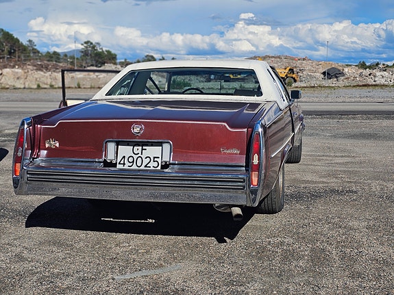 Cadillac Coupé DeVille 4 of 5