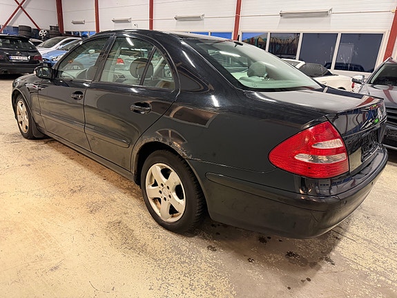 Mercedes-Benz E-Klasse 4 of 5