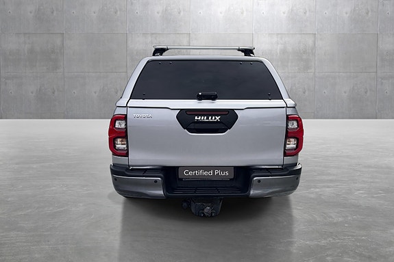 Toyota HiLux 4 of 5