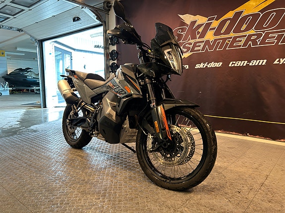 KTM Adventure 890 3 of 6
