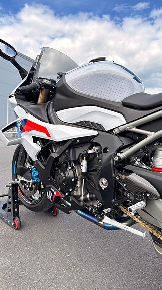 BMW S 1000 RR | BSI | AKRAPOVIC TITAN | CARBON | BILLET 4 of 5