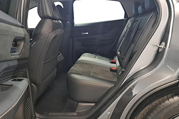 Nissan Ariya 7 of 24