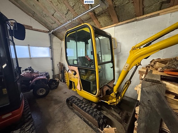 Komatsu PC15R gravemaskin m/ 2 skuffer! 2 of 5
