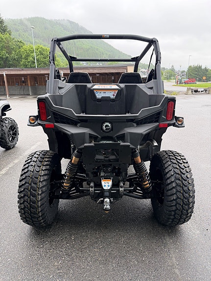 Can-Am Maverick Sport 1000R DPS Showa demper 4 of 5