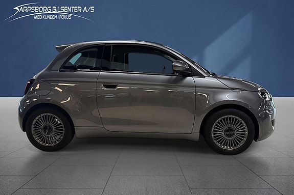 Fiat 500e 4 of 5
