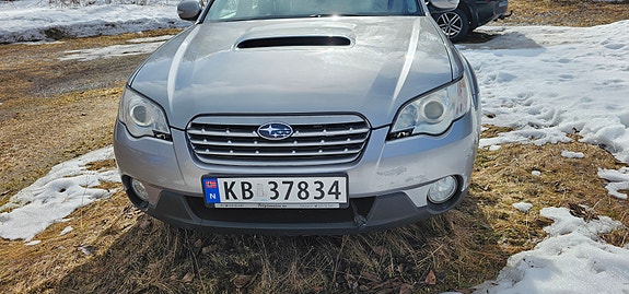 Subaru Legacy 2 of 5