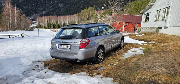 Subaru Legacy 5 of 5