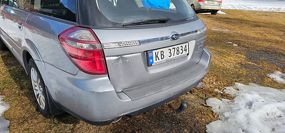 Subaru Legacy 3 of 5
