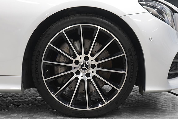 Mercedes-Benz E300 7 of 24