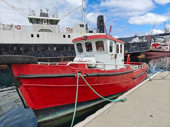 Slepebåt Manta, 12.8m, 300hk Detroit Diesel.