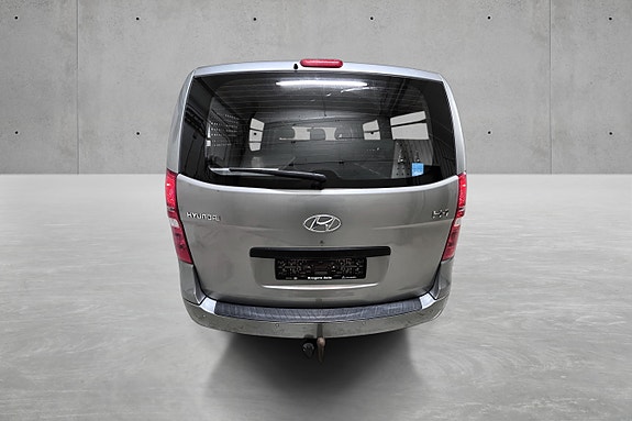 Hyundai H-1 4 of 5