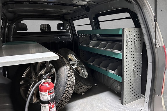Hyundai H-1 5 of 5