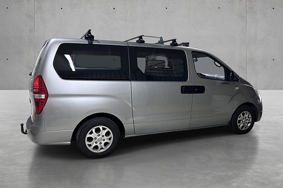 Hyundai H-1 3 of 5