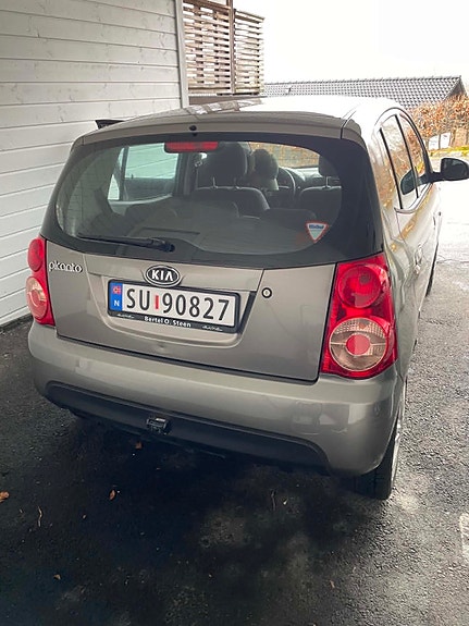 Kia Picanto 2 of 5